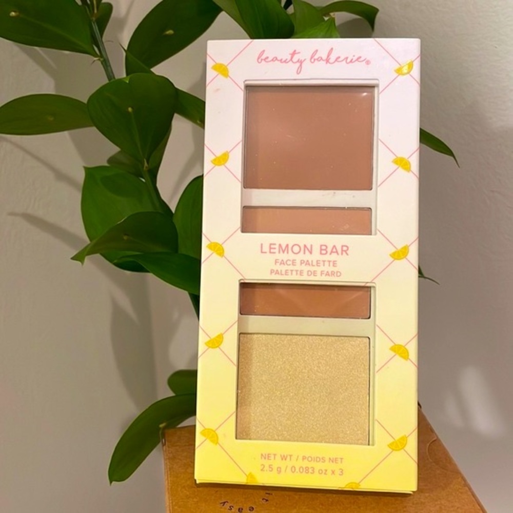 Brand New Beauty Bakerie face palette
